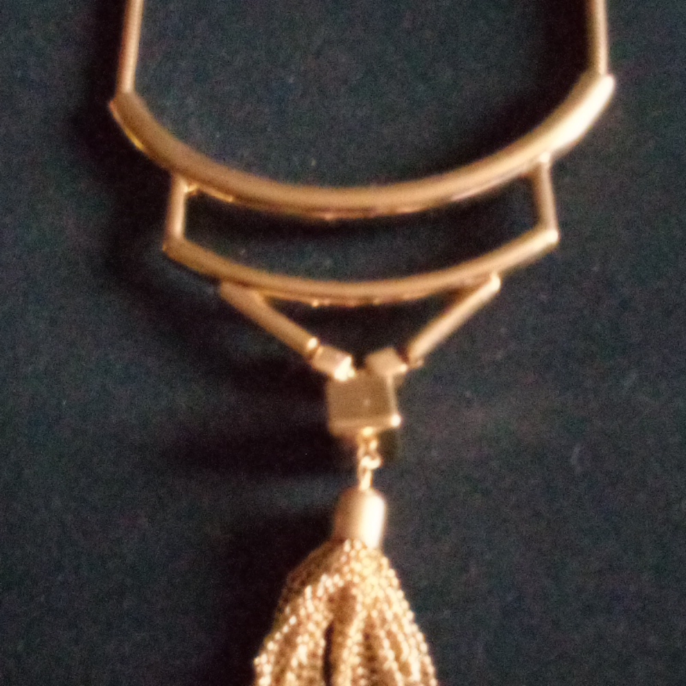 Beautiful Vintage Gold Tone Statement Necklace with Tassel - Picture 4 of 11